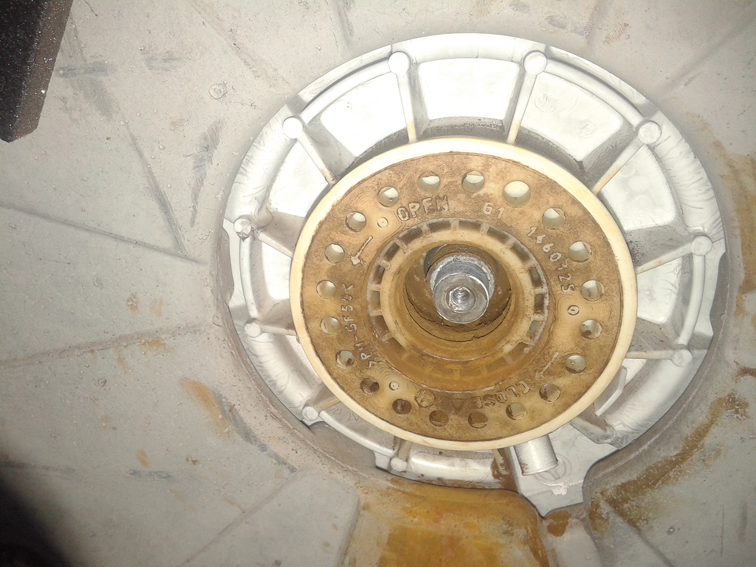 zanussi гремит